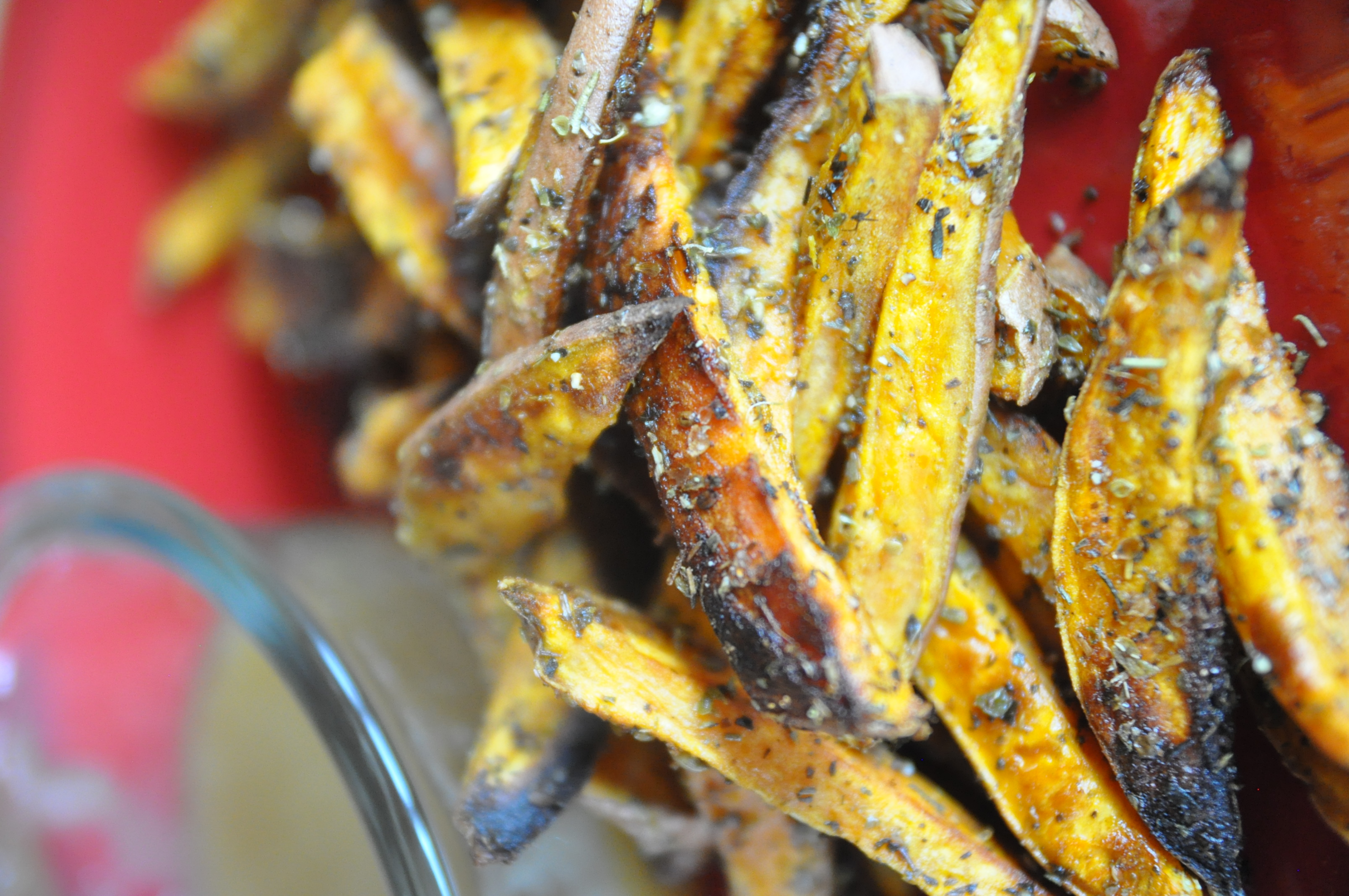 how-to-make-baked-sweet-potato-fries-with-maple-aioli-vegetarian-baker