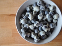 How To Make Frozen Blueberry Yogurt Bites | Vegan & Gluten-Free