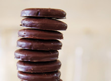 How To Make Vegan Thin Mints (Only 3 Ingredients)