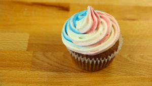 Vegan Strawberry Vanilla Cupcakes | 4th of July Recipe
